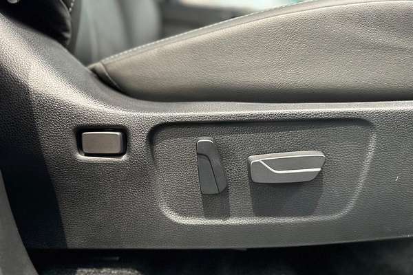 2025 Isuzu MU-X LS-T