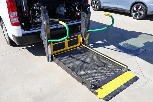 2018 Toyota Hiace Commuter KDH223R ELWB High Roof