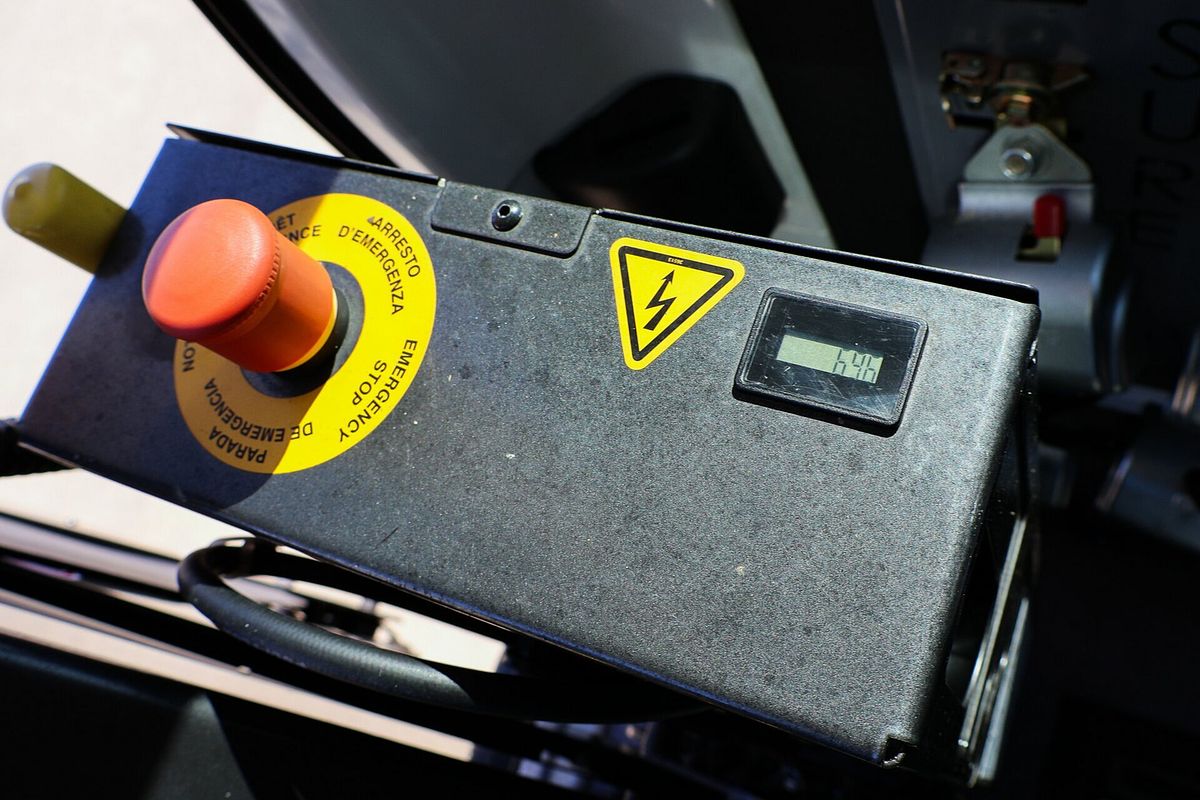 2018 Toyota Hiace Commuter KDH223R ELWB High Roof