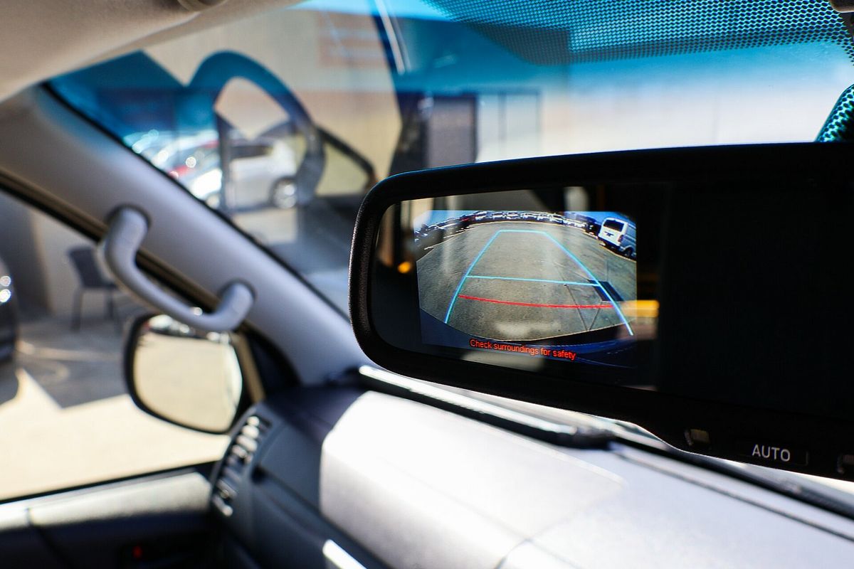 2018 Toyota Hiace Commuter KDH223R ELWB High Roof