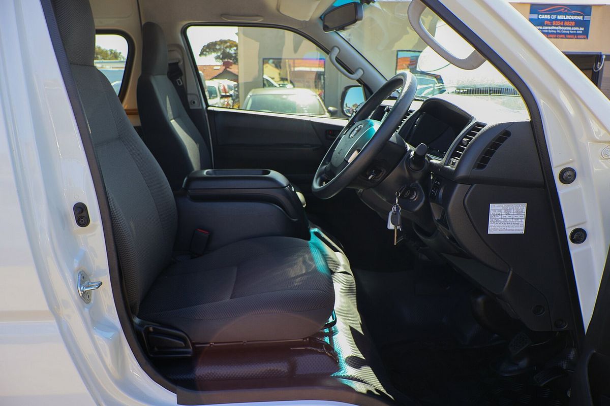 2018 Toyota Hiace Commuter KDH223R ELWB High Roof