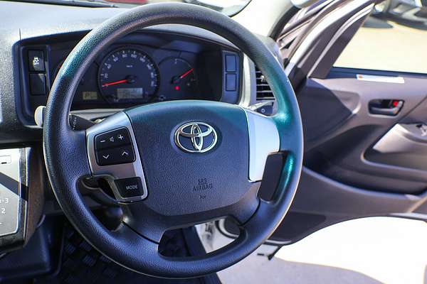 2018 Toyota Hiace Commuter KDH223R ELWB High Roof