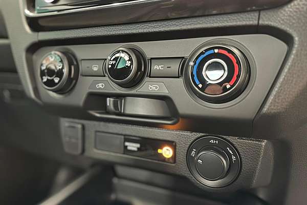 2025 Isuzu D-MAX X-RIDER 4X4