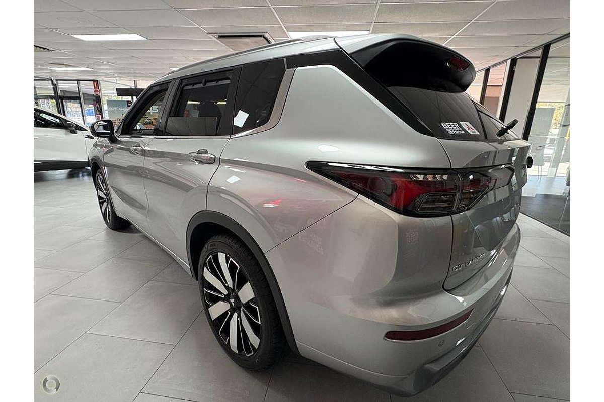 2025 Mitsubishi Outlander Exceed ZM