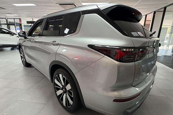 2025 Mitsubishi Outlander Exceed ZM