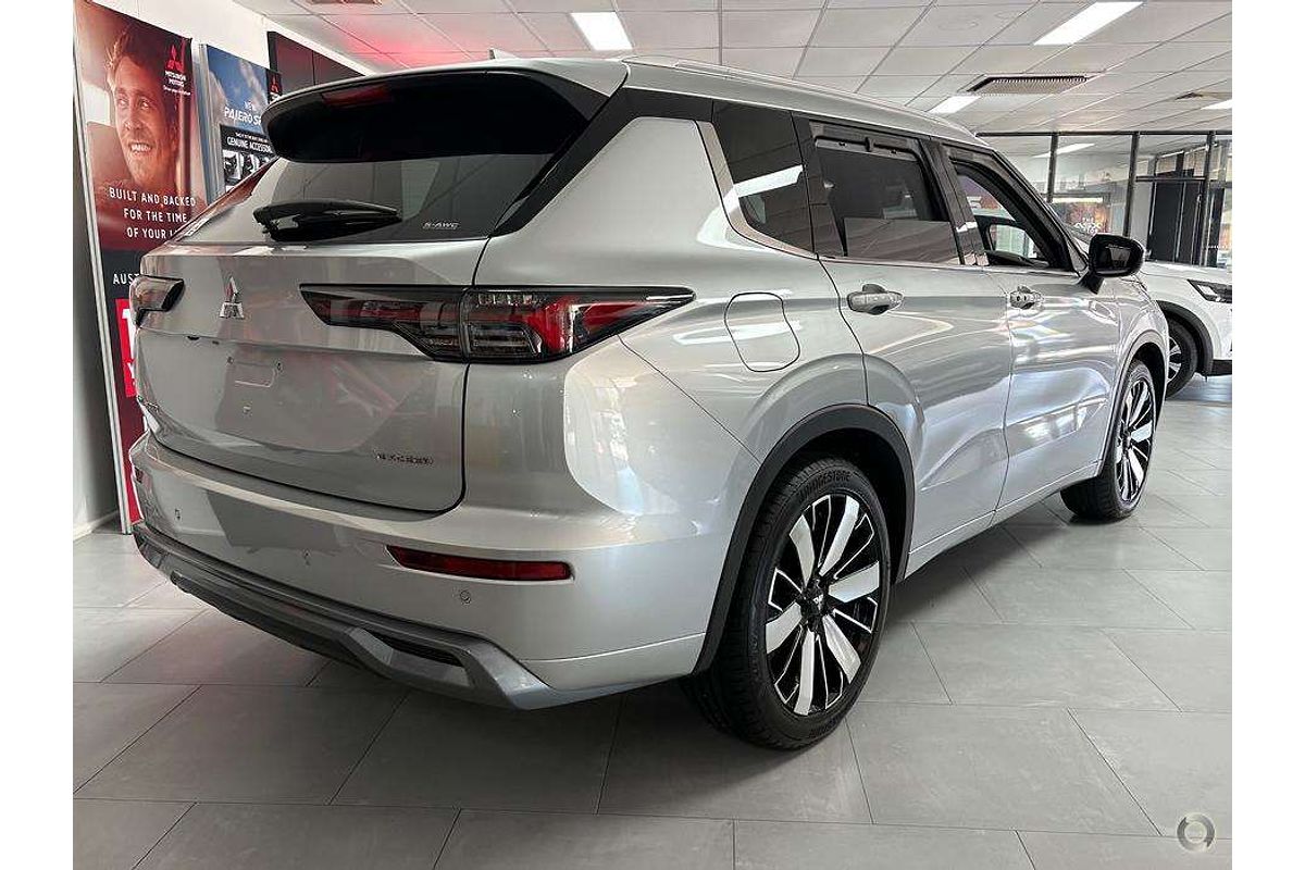2025 Mitsubishi Outlander Exceed ZM
