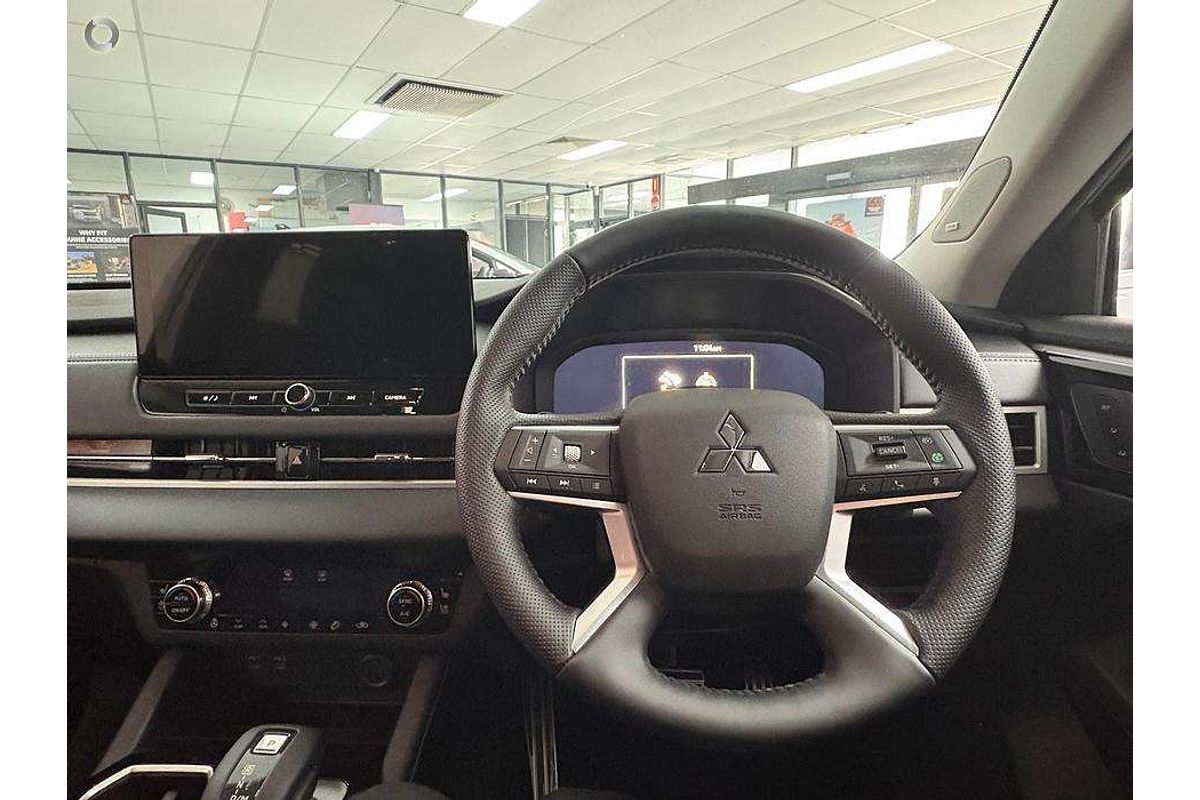 2025 Mitsubishi Outlander Exceed ZM