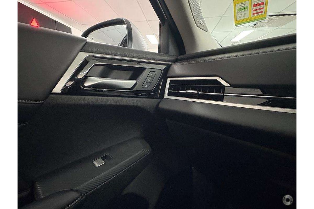 2025 Mitsubishi Outlander Exceed ZM