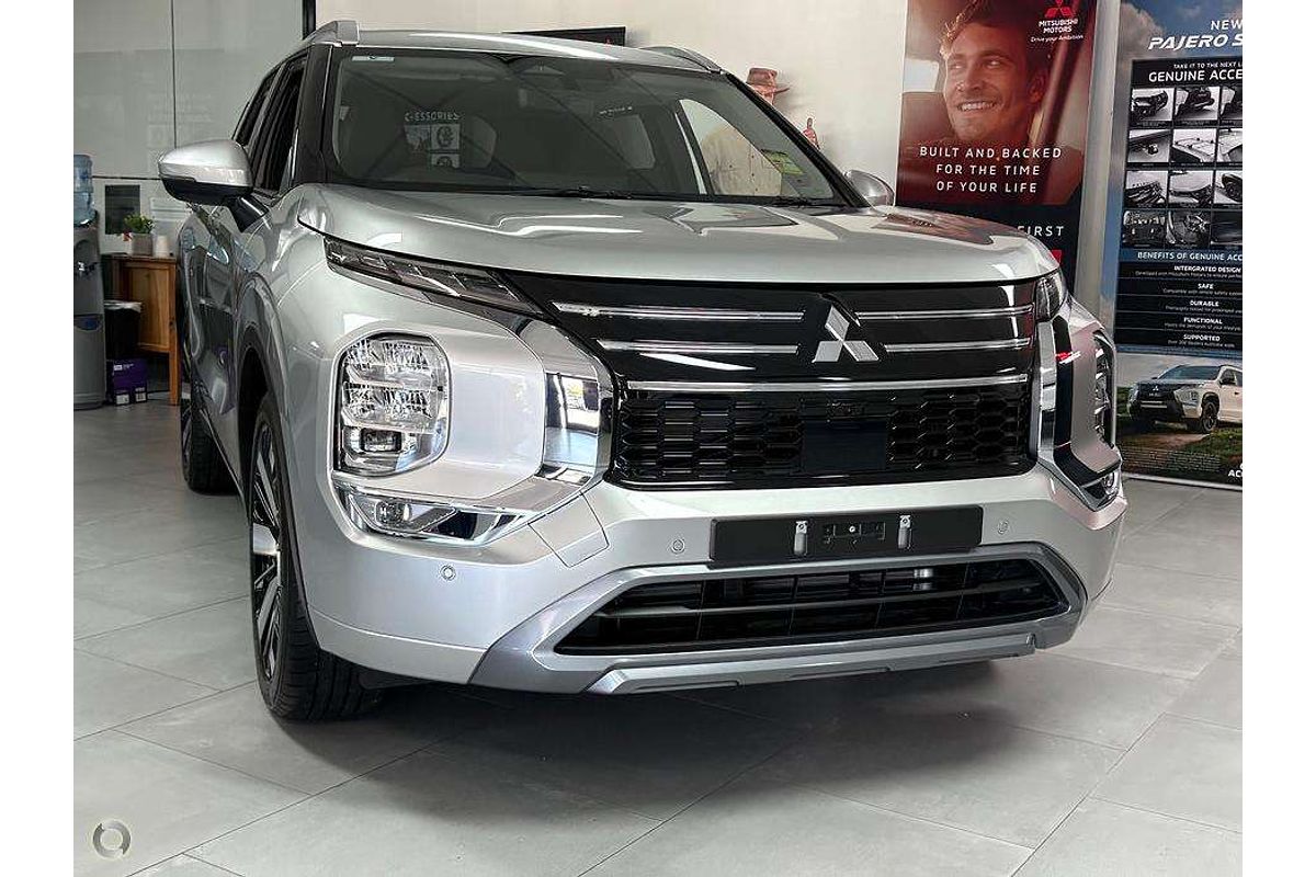 2025 Mitsubishi Outlander Exceed ZM