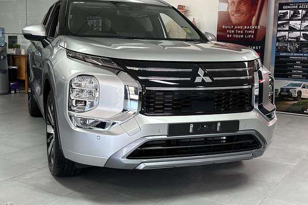 2025 Mitsubishi Outlander Exceed ZM