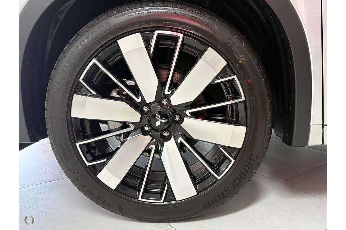 2025 Mitsubishi Outlander Exceed ZM