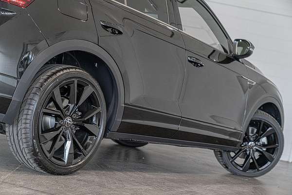 2025 Volkswagen T-Roc 140TSI R-Line D11