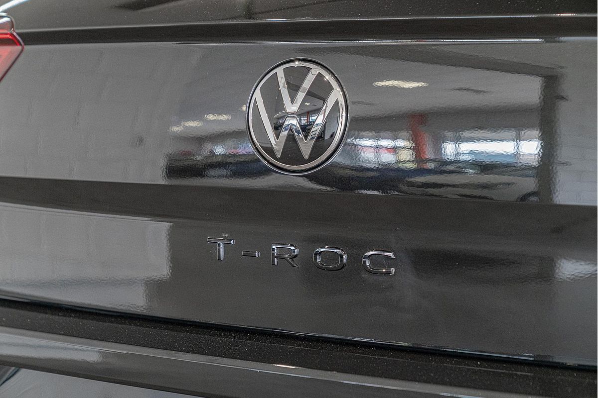 2025 Volkswagen T-Roc 140TSI R-Line D11