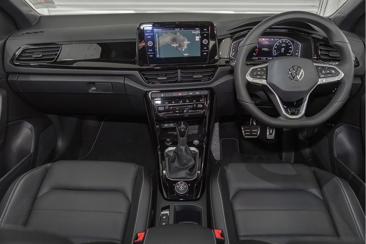 2025 Volkswagen T-Roc 140TSI R-Line D11