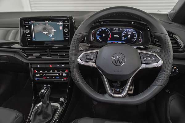 2025 Volkswagen T-Roc 140TSI R-Line D11