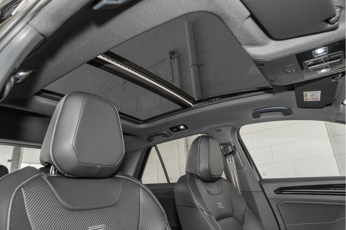 2025 Volkswagen T-Roc 140TSI R-Line D11