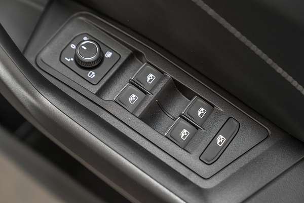 2025 Volkswagen T-Roc 140TSI R-Line D11