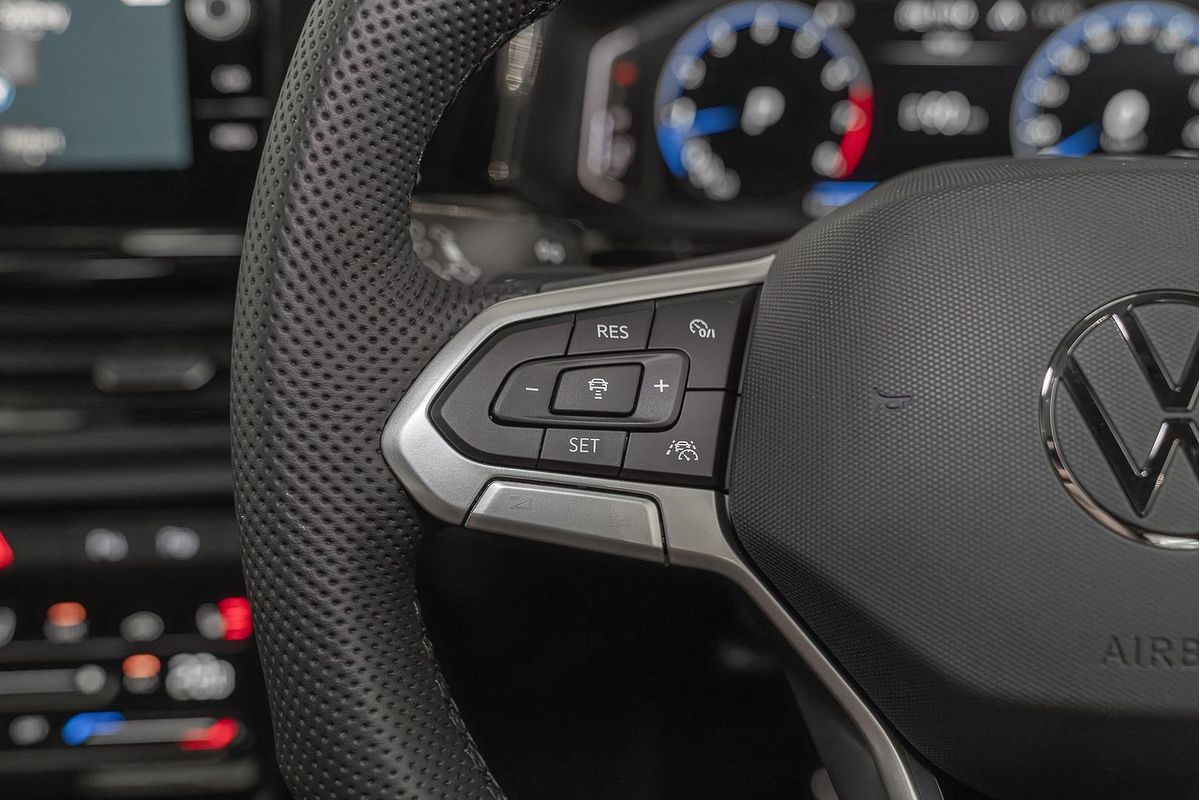 2025 Volkswagen T-Roc 140TSI R-Line D11