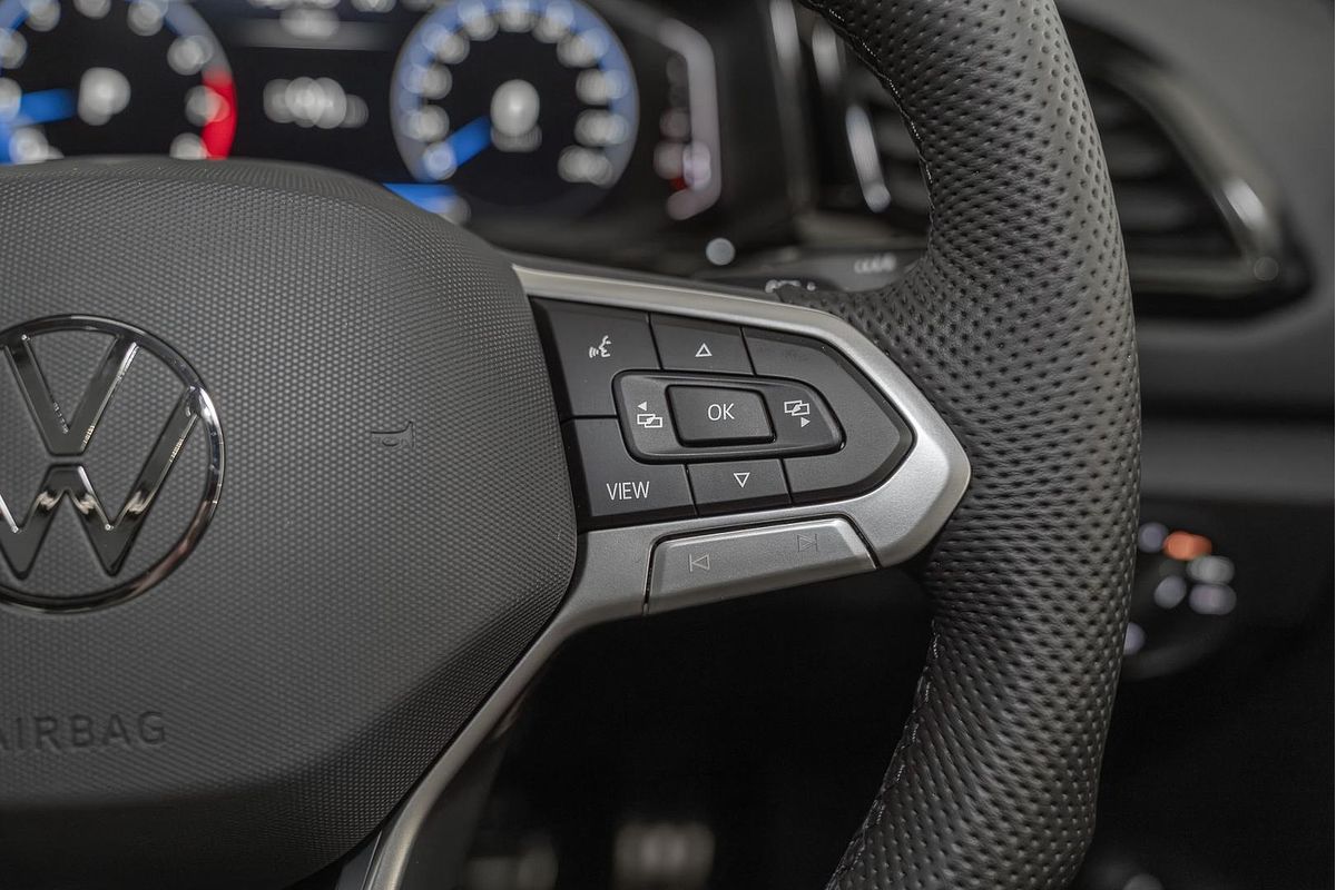 2025 Volkswagen T-Roc 140TSI R-Line D11