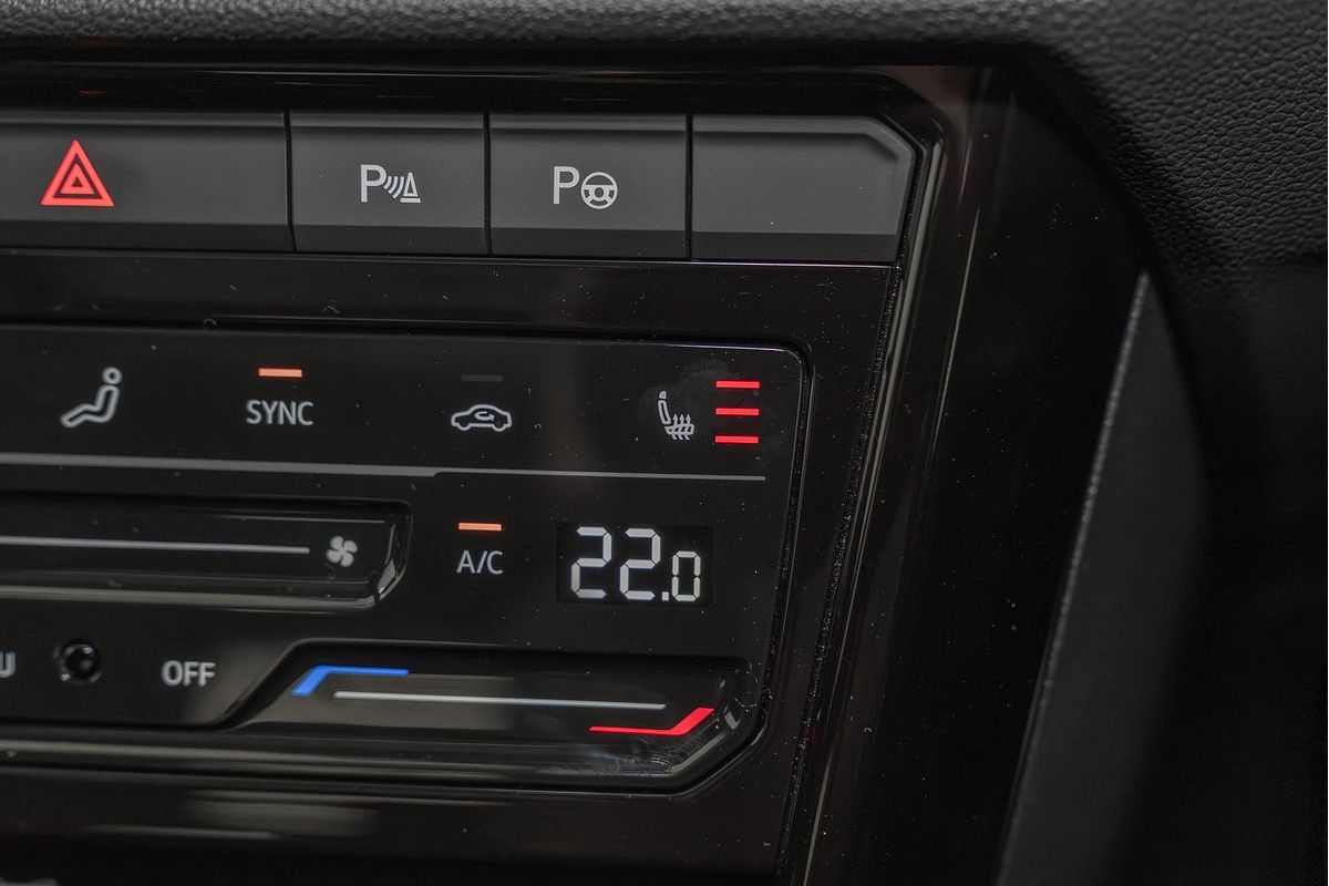 2025 Volkswagen T-Roc 140TSI R-Line D11