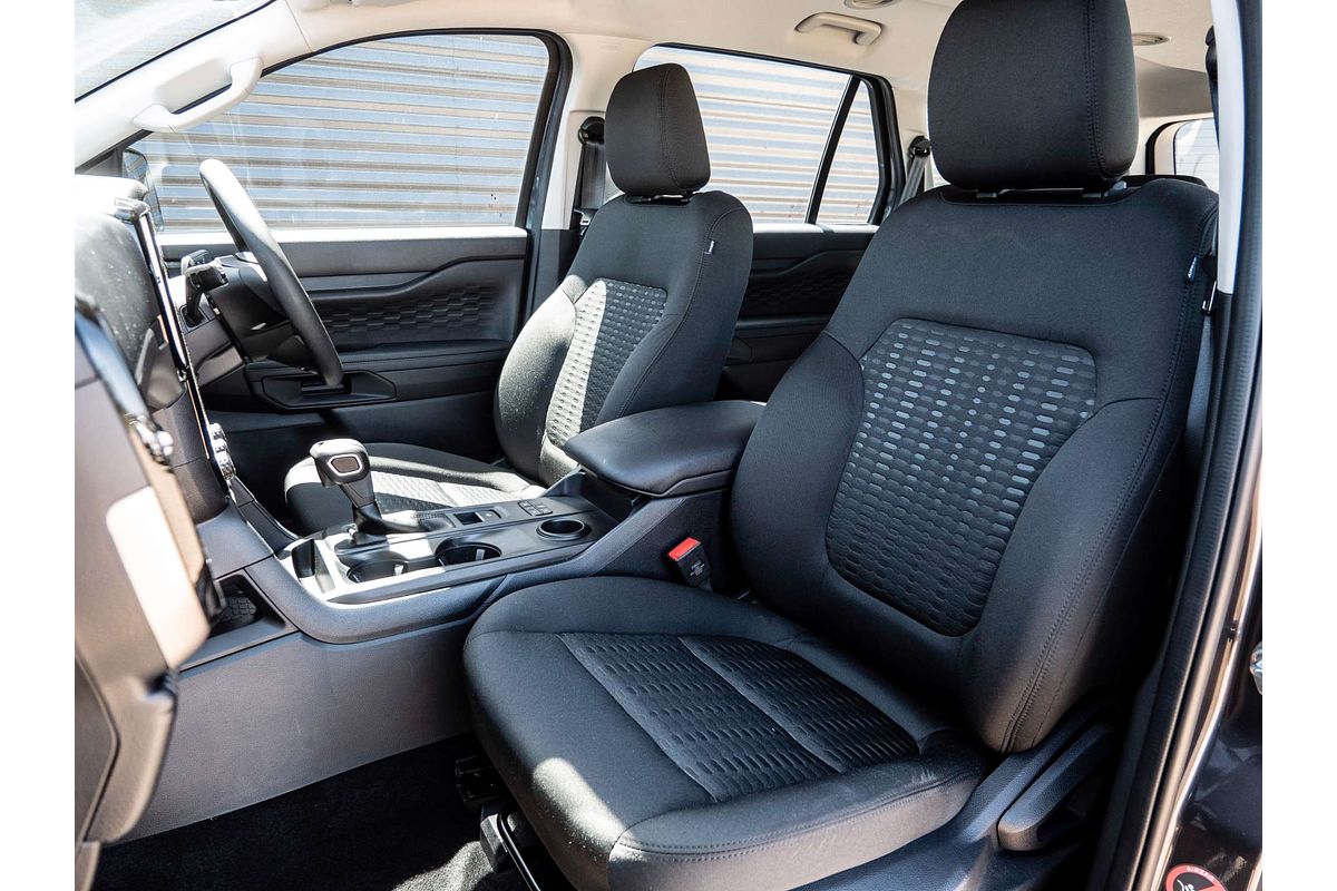 2025 Ford Everest Ambiente 2.0L