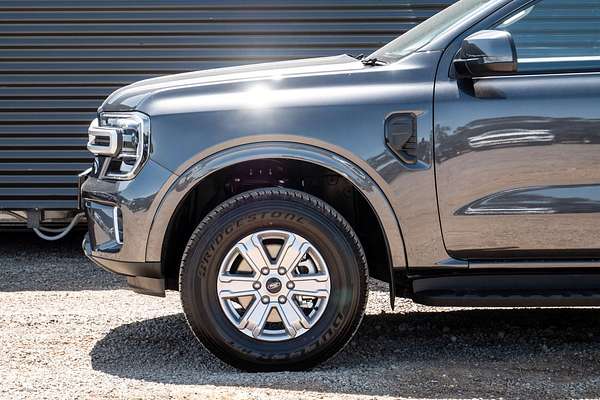 2025 Ford Everest Ambiente 2.0L