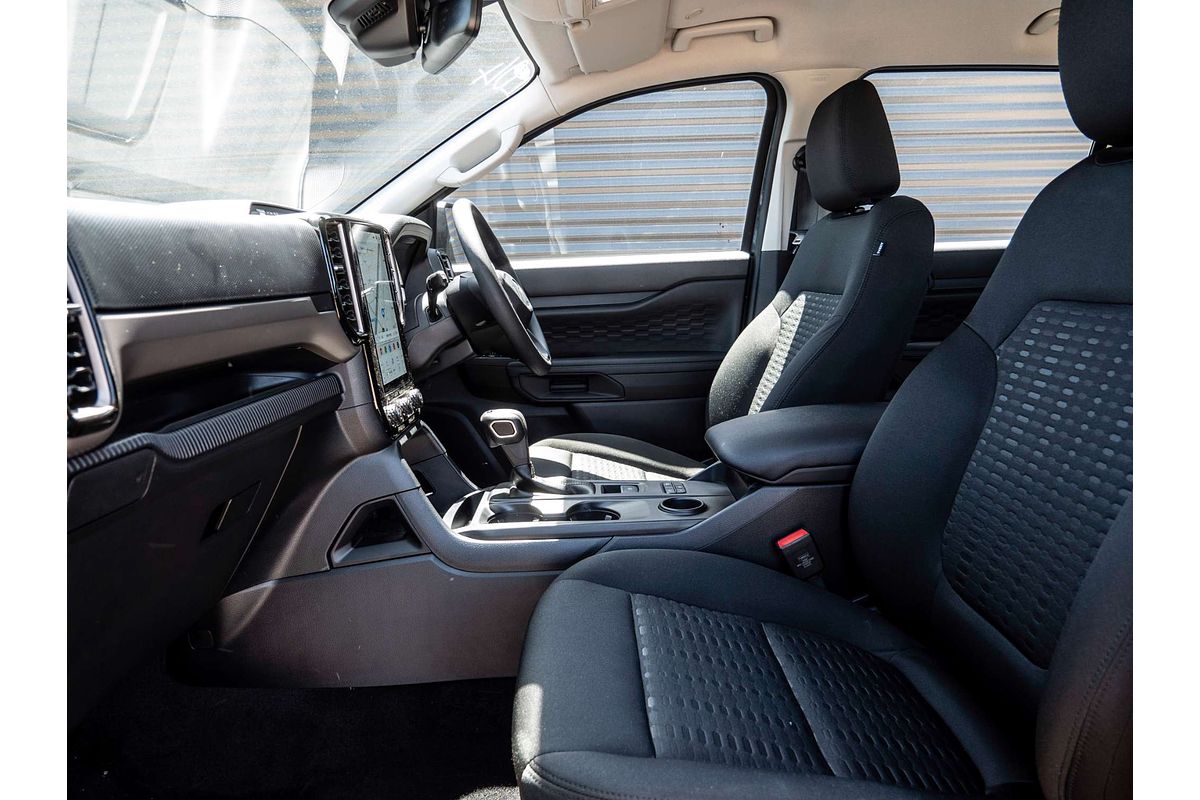 2025 Ford Everest Ambiente 2.0L