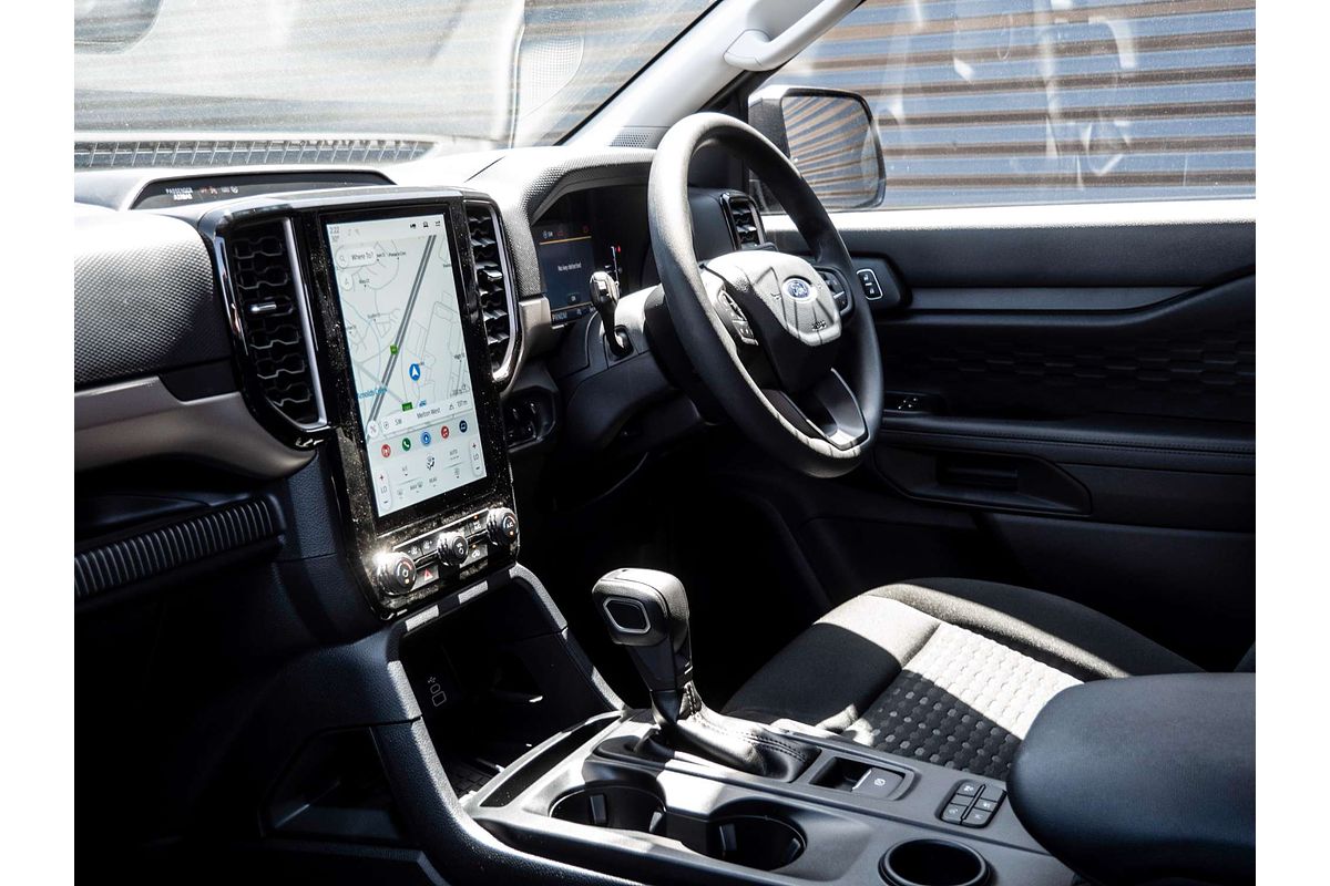 2025 Ford Everest Ambiente 2.0L