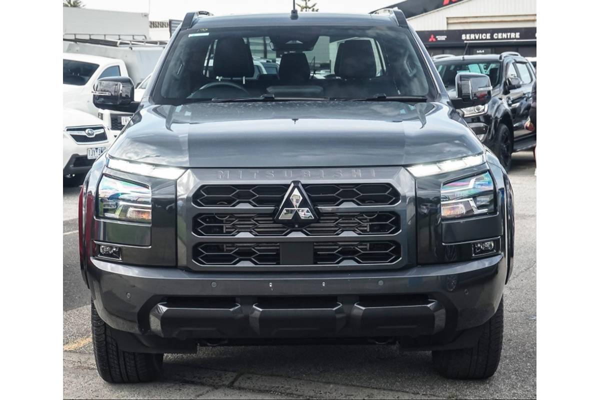 2025 Mitsubishi Triton GSR MV 4X4