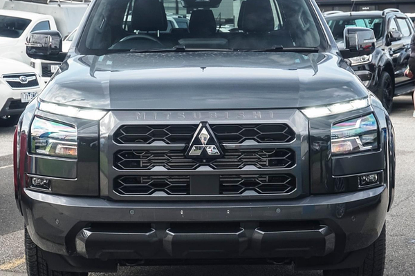 2025 Mitsubishi Triton GSR MV 4X4