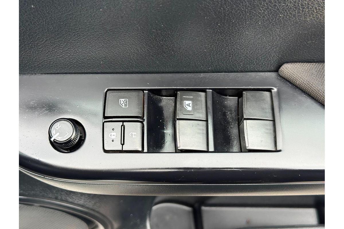 2018 Toyota Hilux SR GUN126R 4X4