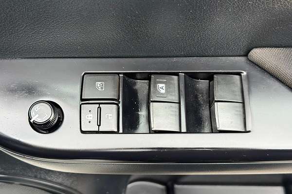 2018 Toyota Hilux SR GUN126R 4X4