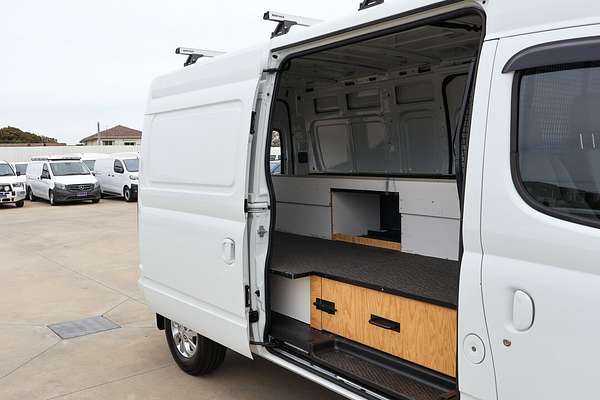 2023 LDV V80 LWB Mid Roof