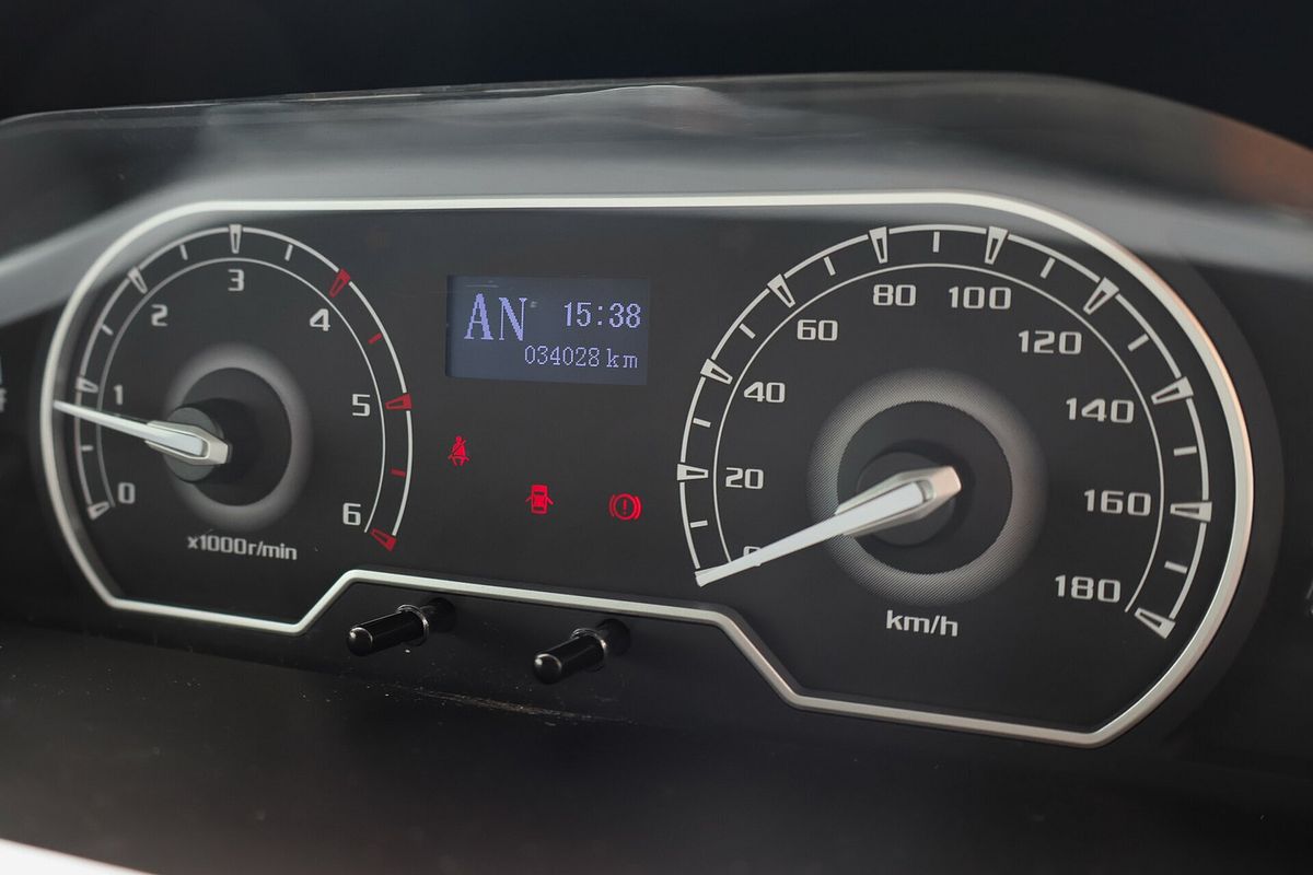 2023 LDV V80 LWB Mid Roof