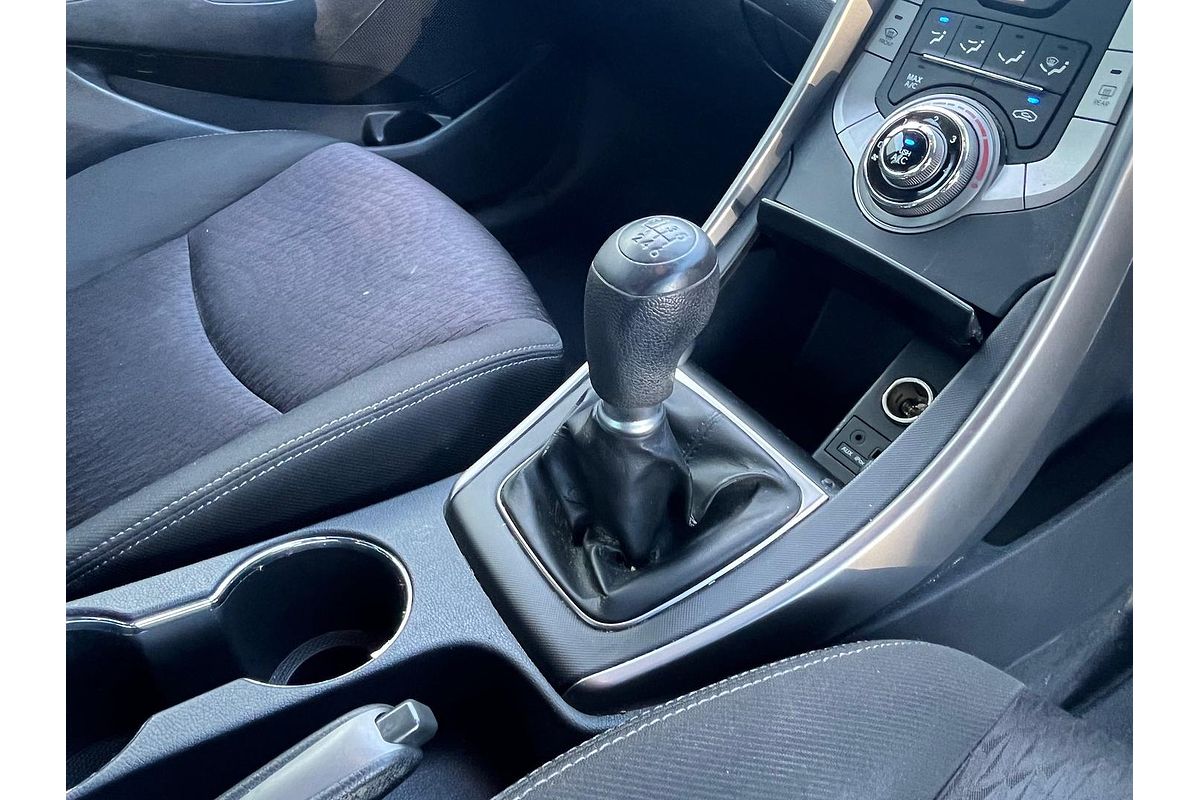 2013 Hyundai Elantra Active MD2