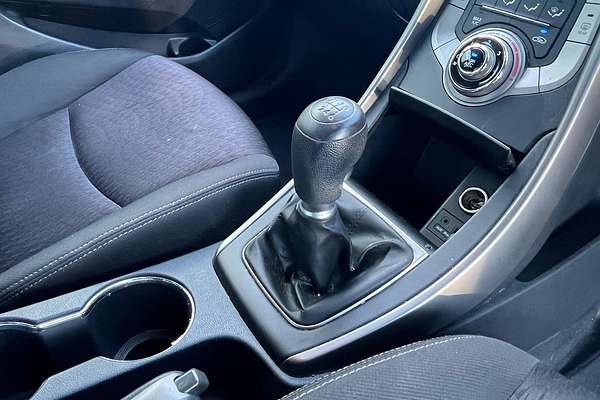 2013 Hyundai Elantra Active MD2