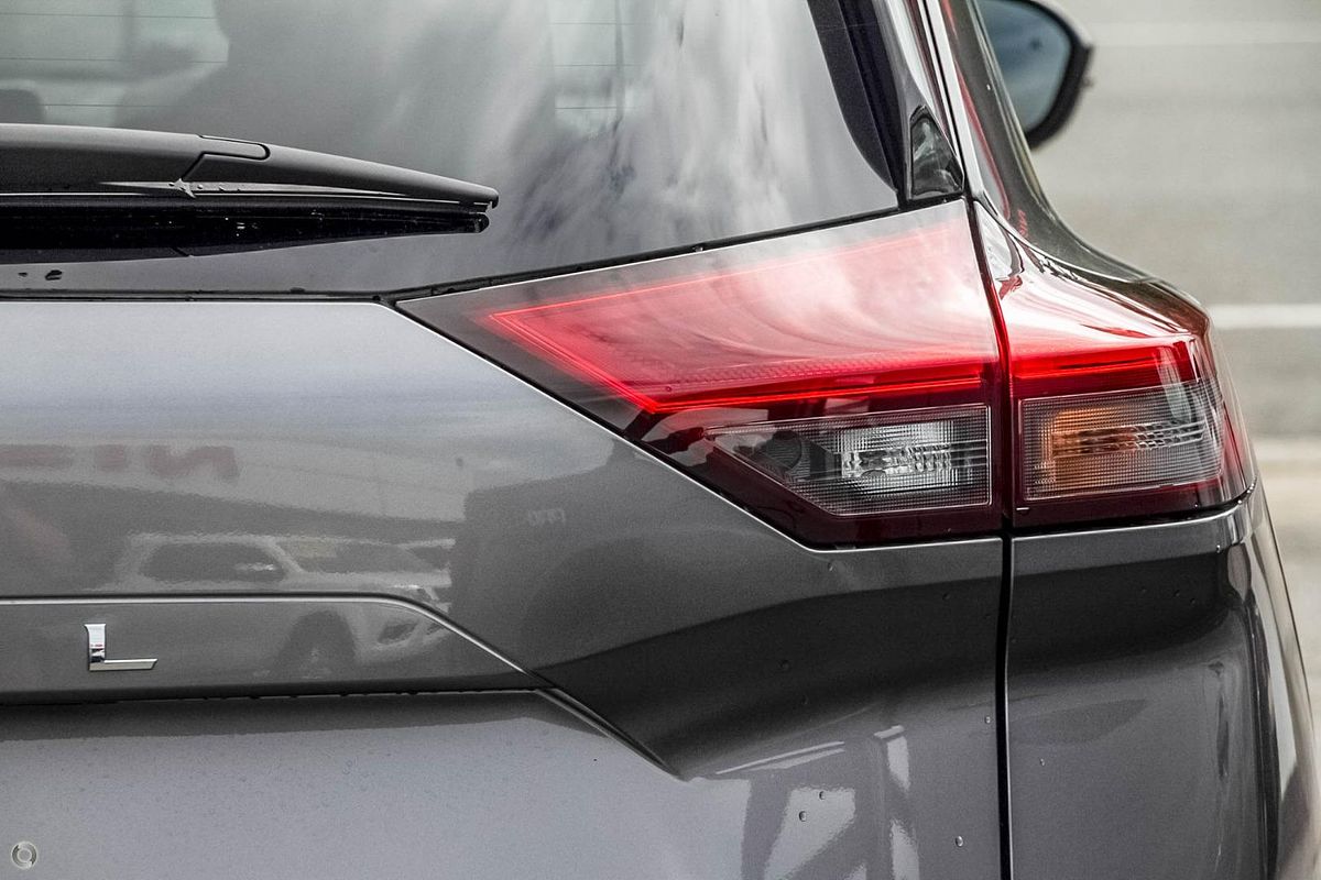 2025 Nissan X-TRAIL ST-L T33