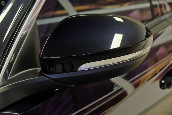 2025 Volkswagen T-Roc 140TSI R-Line D11