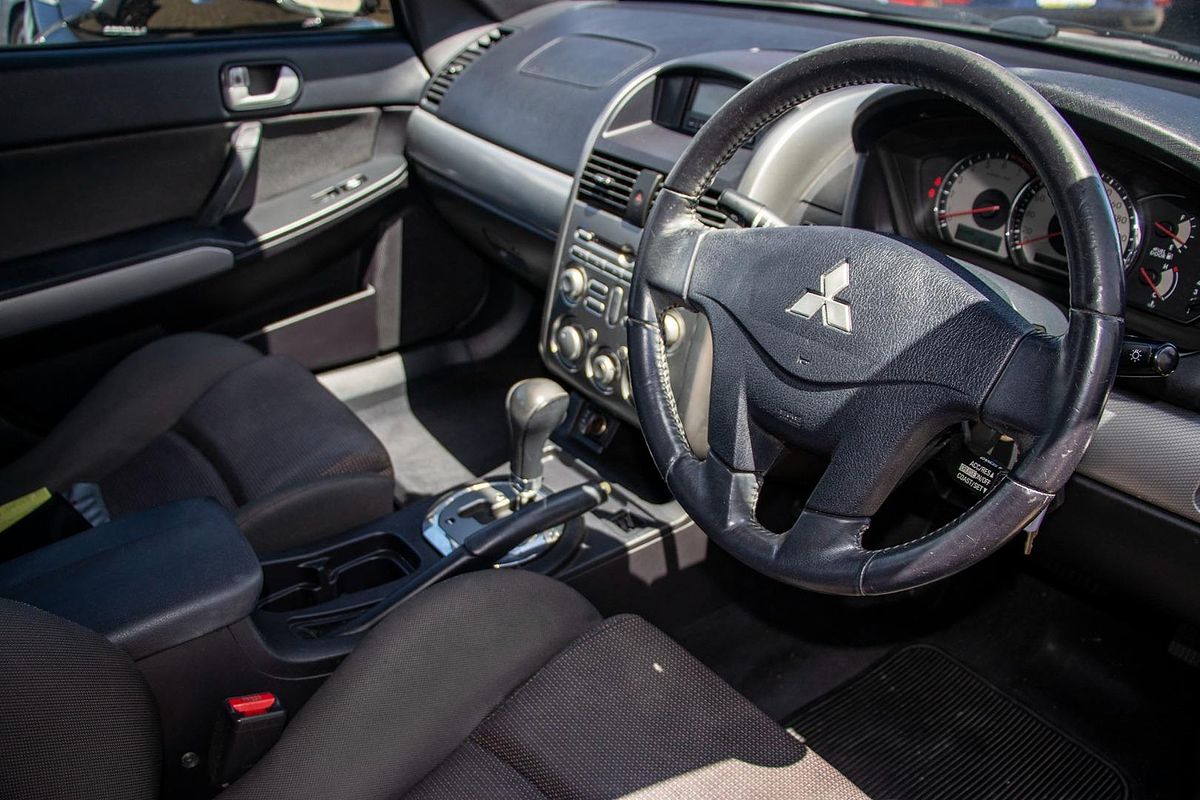 2007 Mitsubishi 380 VR-X DB Series 2