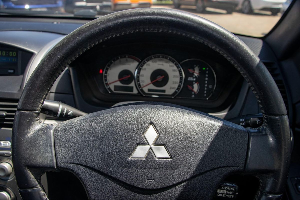 2007 Mitsubishi 380 VR-X DB Series 2