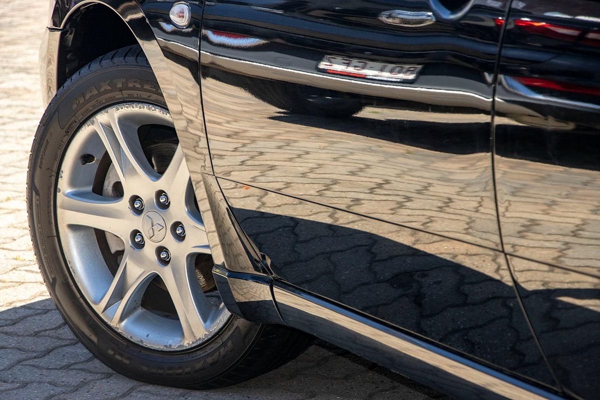 2007 Mitsubishi 380 VR-X DB Series 2