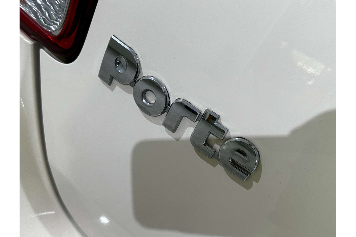 2014 Toyota porte (No Badge) NCP141