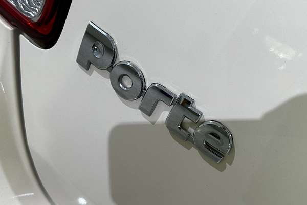 2014 Toyota porte (No Badge) NCP141