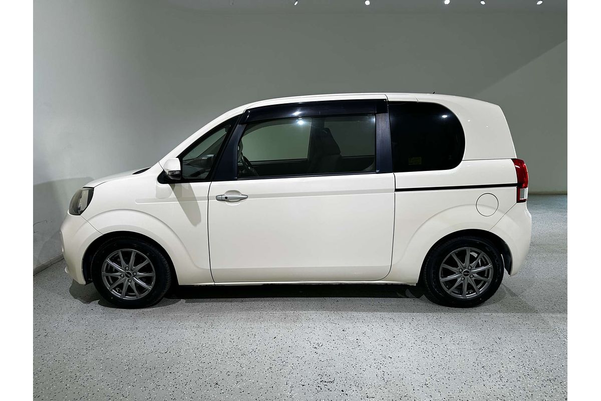 2014 Toyota porte (No Badge) NCP141