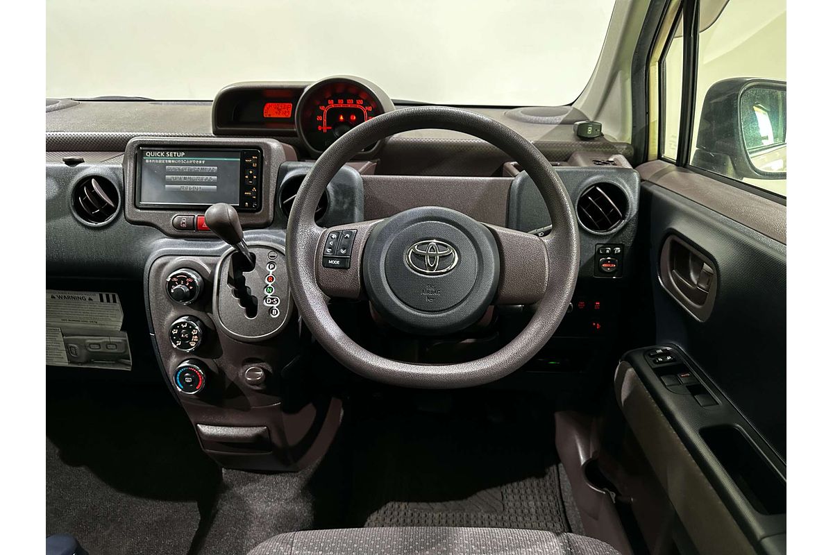 2014 Toyota porte (No Badge) NCP141