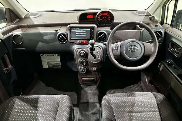 2014 Toyota porte (No Badge) NCP141