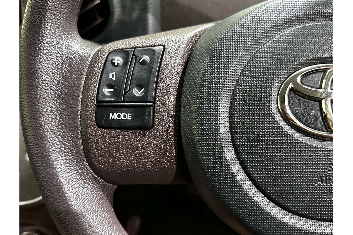 2014 Toyota porte (No Badge) NCP141