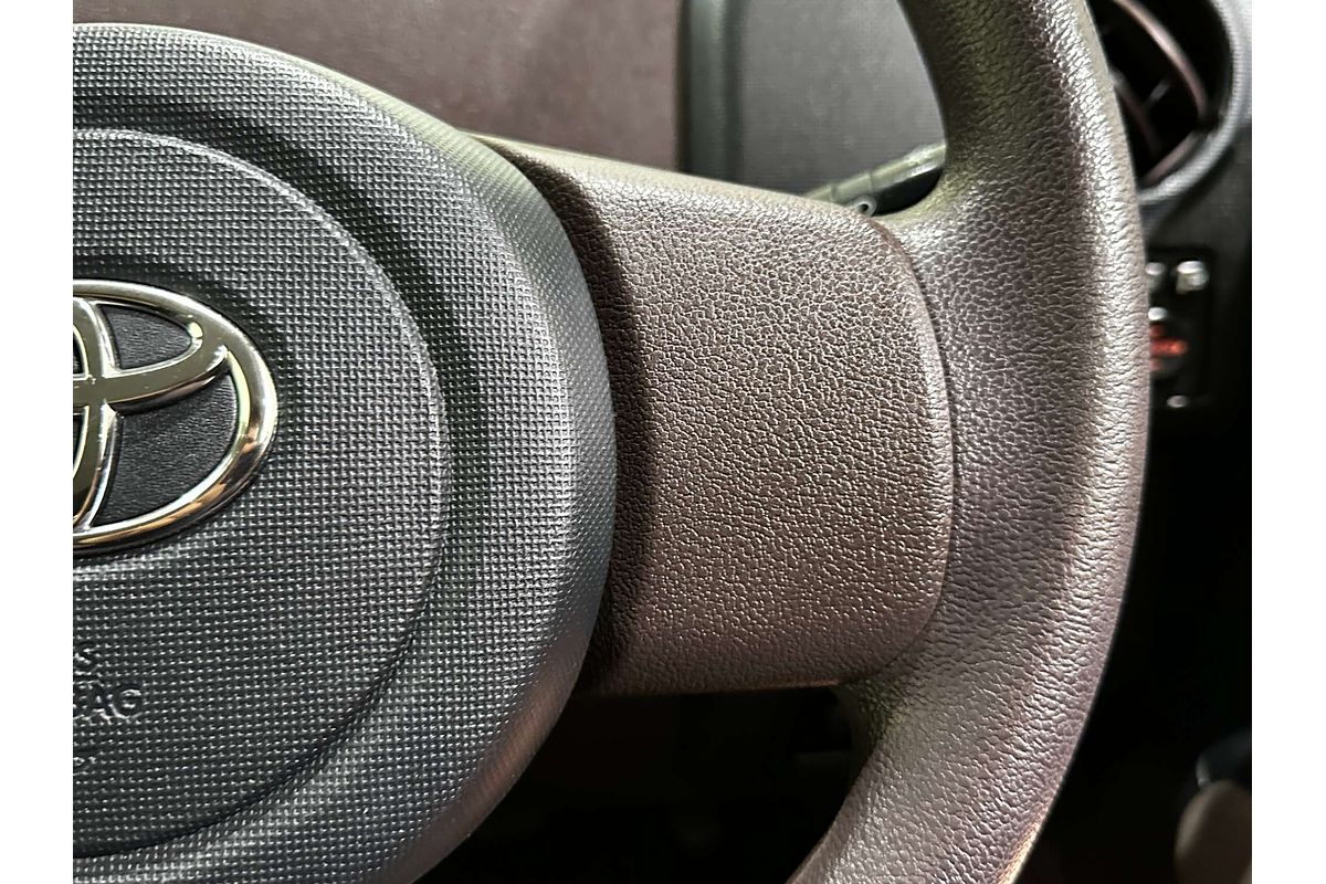 2014 Toyota porte (No Badge) NCP141