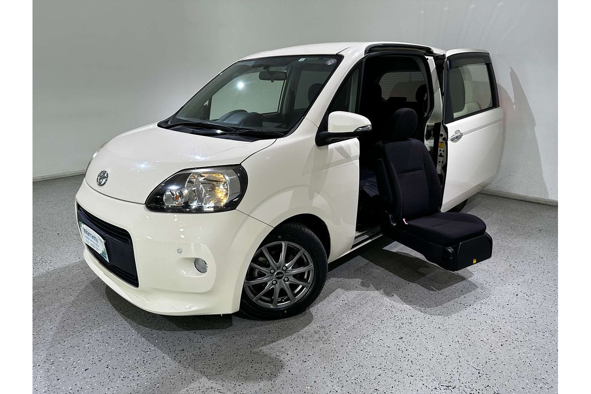 2014 Toyota porte (No Badge) NCP141