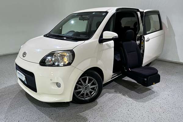 2014 Toyota porte (No Badge) NCP141